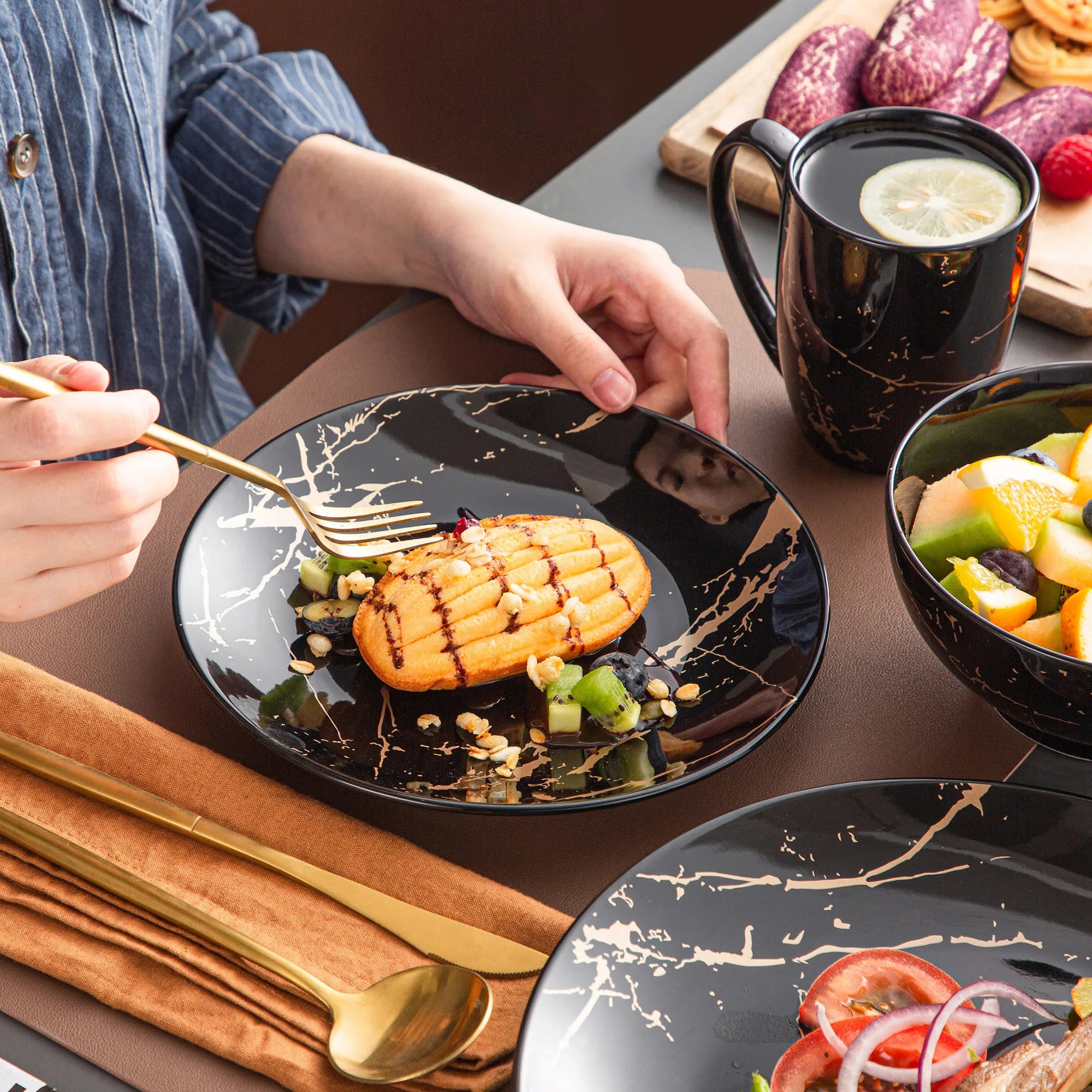 Dinnerware Set
